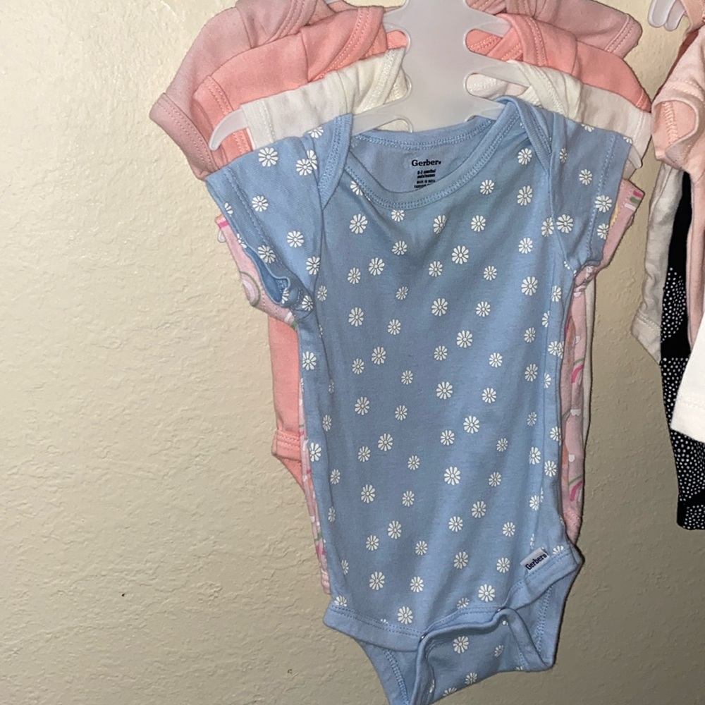 4pk 0-3 months oneies
